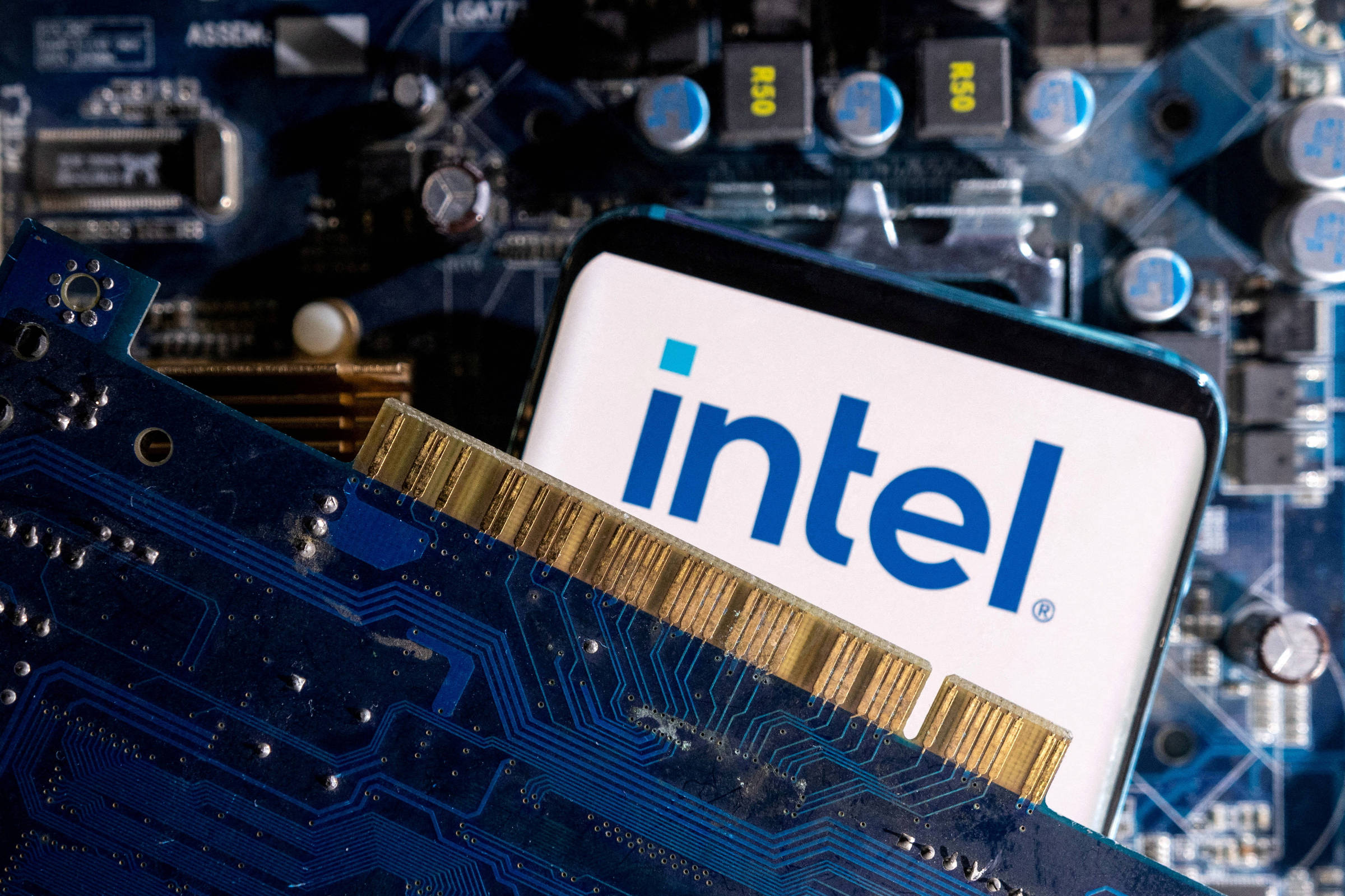 Ações da Intel têm maior alta desde 2020 – 18/02/2025 – Mercado