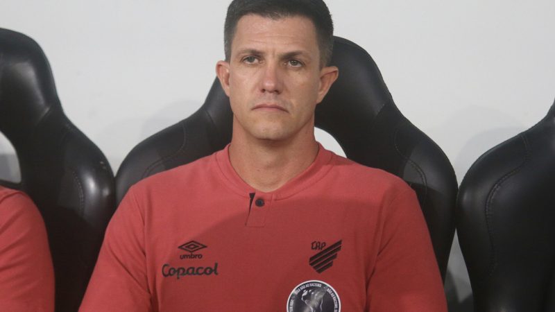 Barbieri diz que faltou dedicação no rebaixamento
