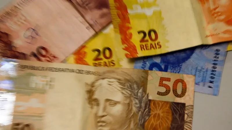 Brasileiros sacaram R$ 241 milhões em valores a receber em dezembro
