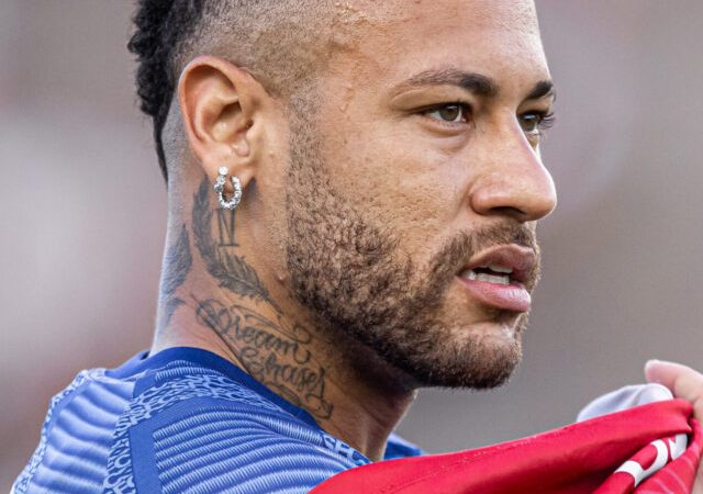 Bruna Marquezine? Neymar cobra caro após provocação