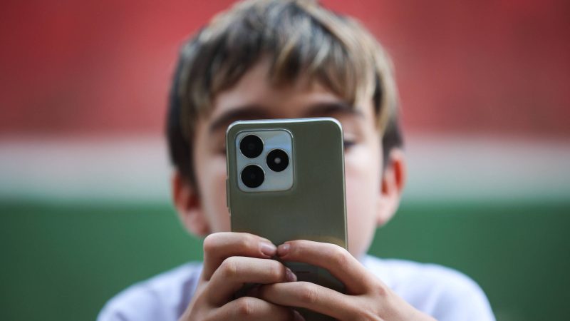 Celular proibido na escola é virada geracional – 09/02/2025 – Ronaldo Lemos