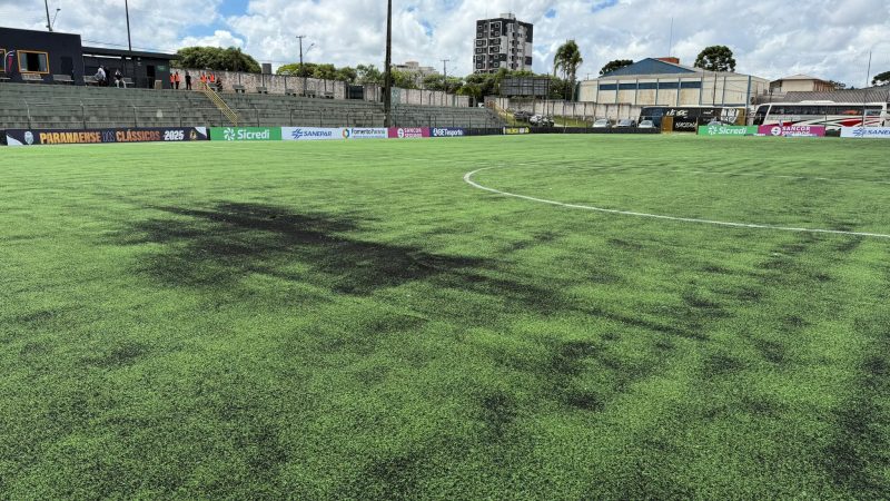 Cianorte dispara contra gramado de estádio