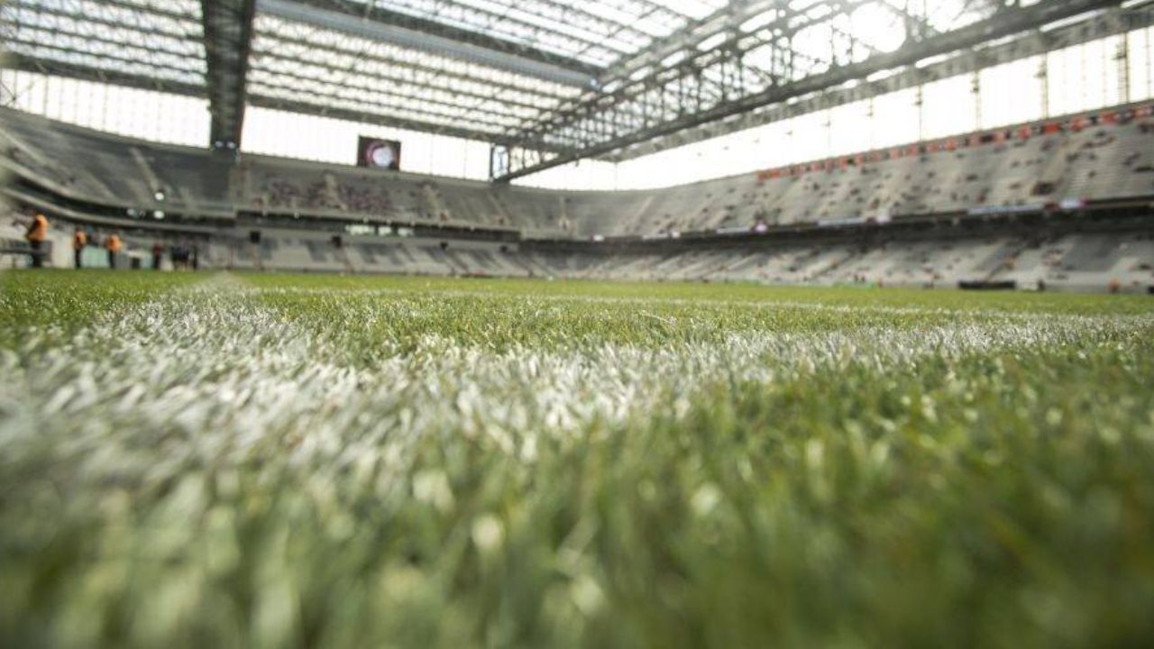Com jogadores do Athletico, atletas se unem por fim dos sintéticos no Brasil