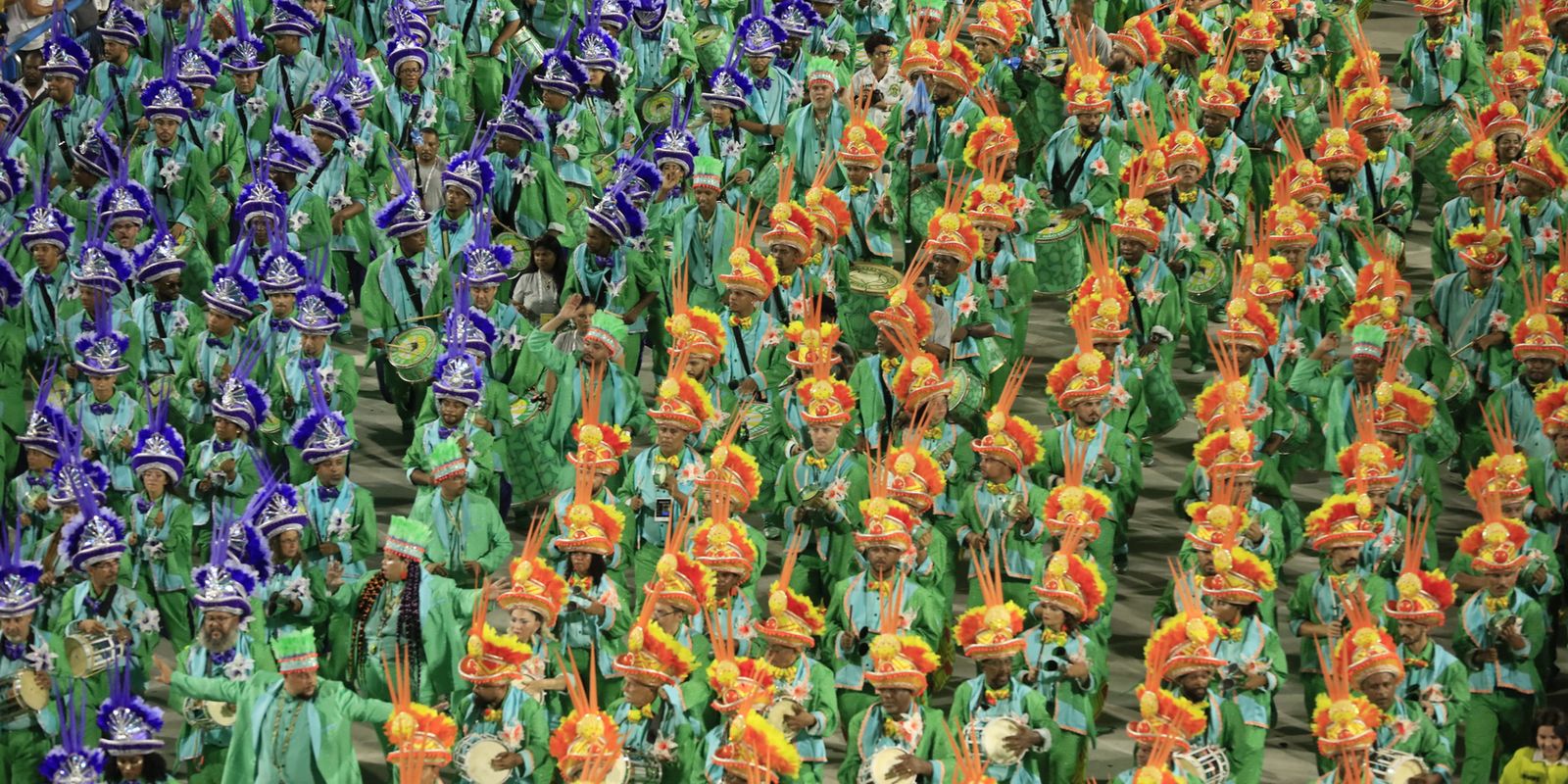 Comércio espera receita de R$ 12 bilhões no turismo durante o carnaval