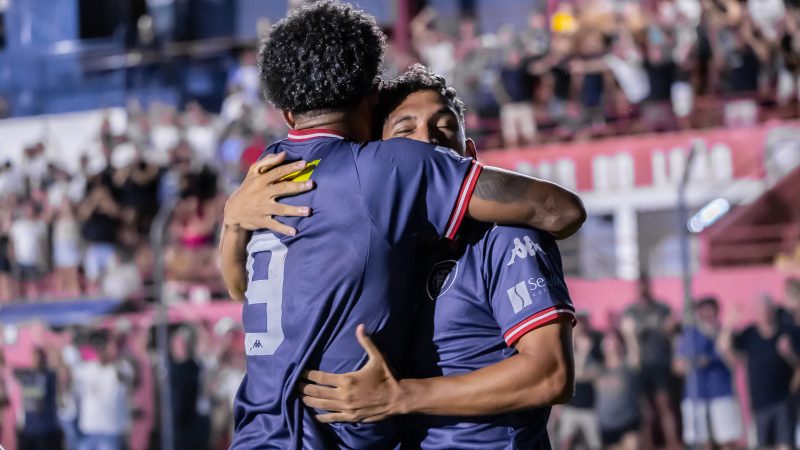 Coritiba leva a maior goleada do século no Paranaense