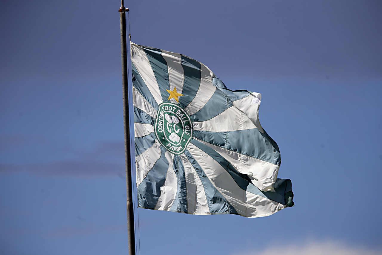 Coritiba toma atitude contra acusado de racismo no Atletiba