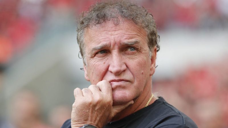 Cuca rebate Petraglia e diz que Athletico poderia ter disputado título