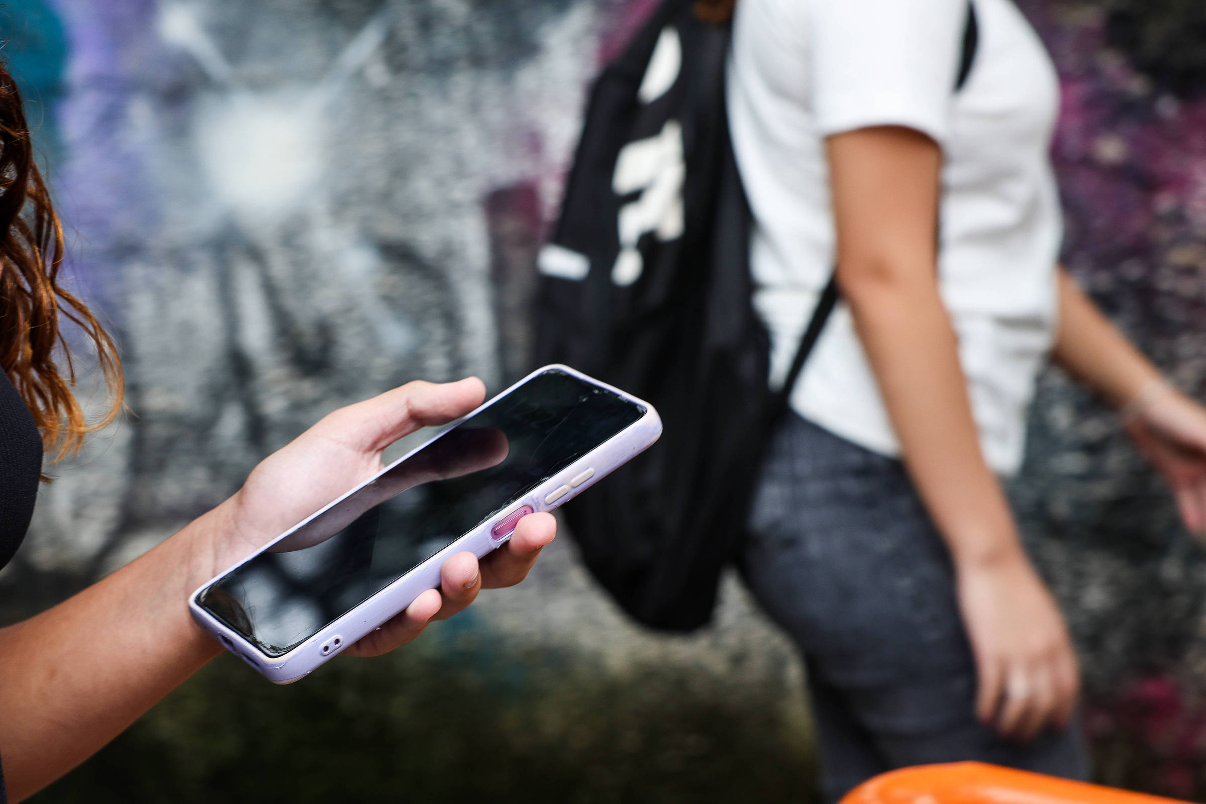 Dispara número de crianças com celular, diz pesquisa TIC – 11/02/2025 – Cotidiano