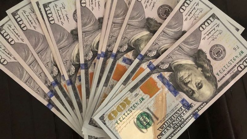 Dólar encosta em R$ 5,80 após novas ameaças de Trump