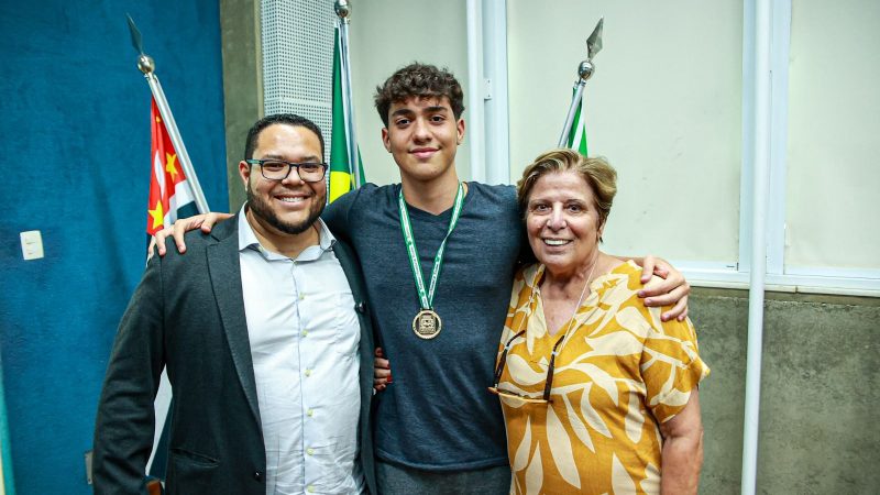 Em comemoração aos 61 anos de Paulínia, a Prefeitura entregoU nesta quarta-feira, 26, 38 bolsas esportivas – Jornal Aqui Paulínia