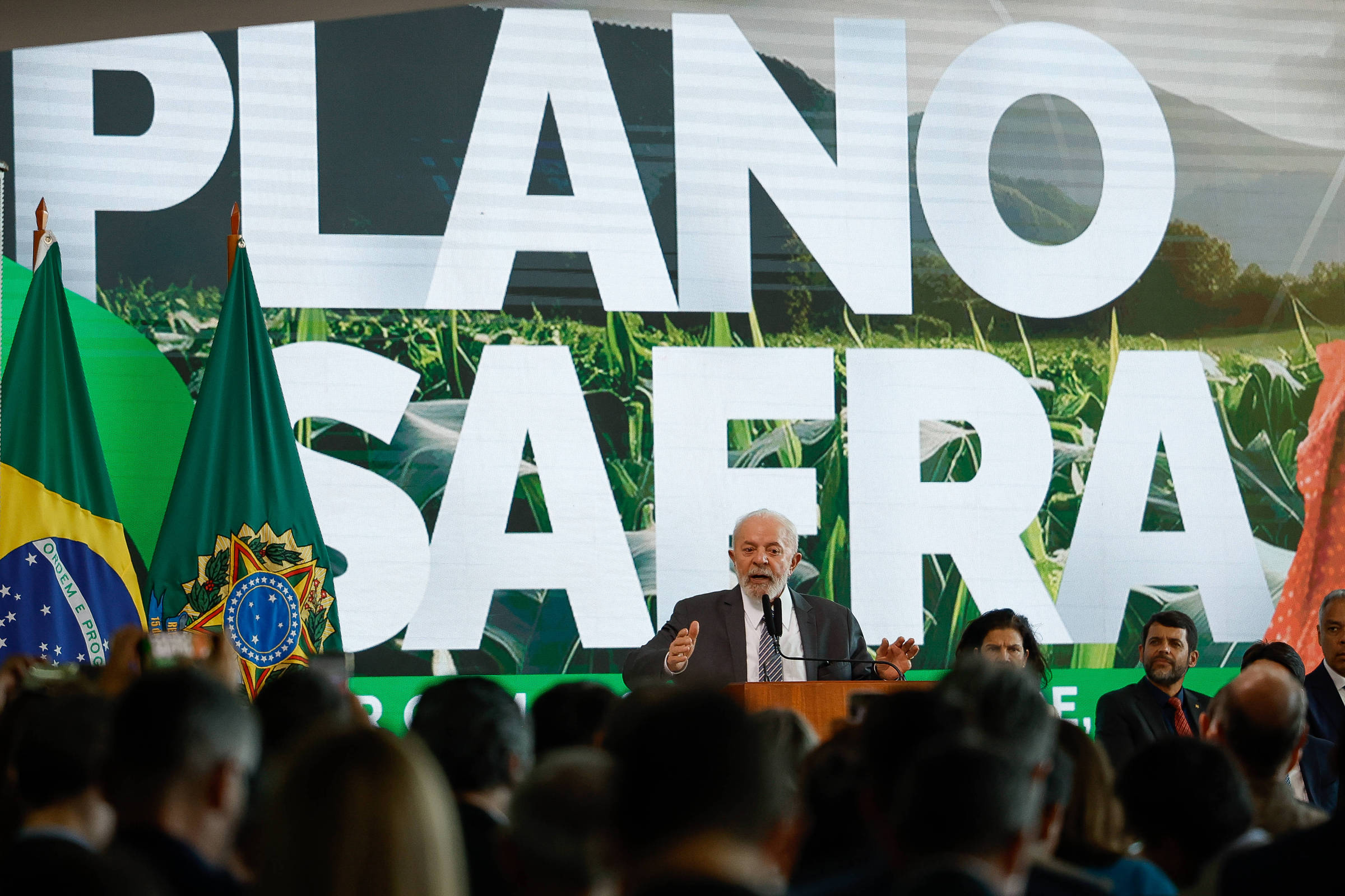 Esquerda e direita divulgam fake news sobre o agro – 24/02/2025 – Encaminhado com Frequência