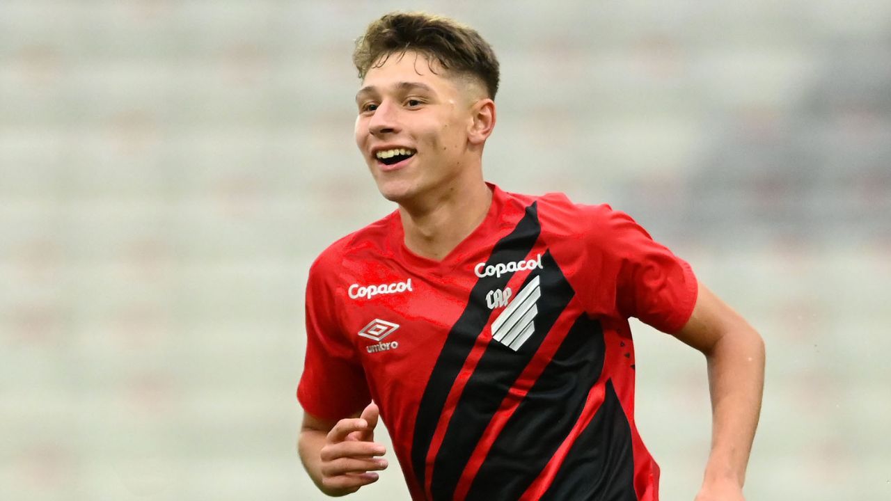 Gustavo Gomes é convocado para a seleção sub-17