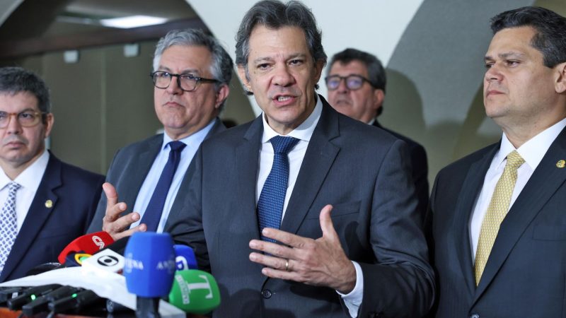 Haddad: PL da isenção do IR deve chegar ao Congresso antes do carnaval