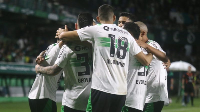 João Vitor estreia com Mozart e ganha moral
