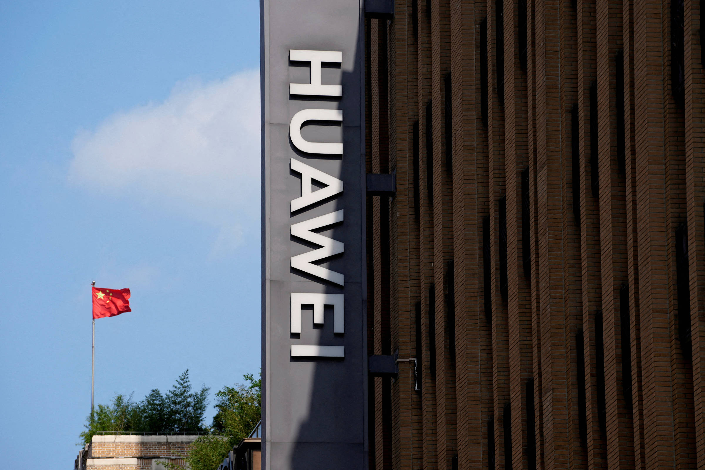 Livro mostra como Huawei virou sinônimo de tecnologia – 31/01/2025 – Mercado
