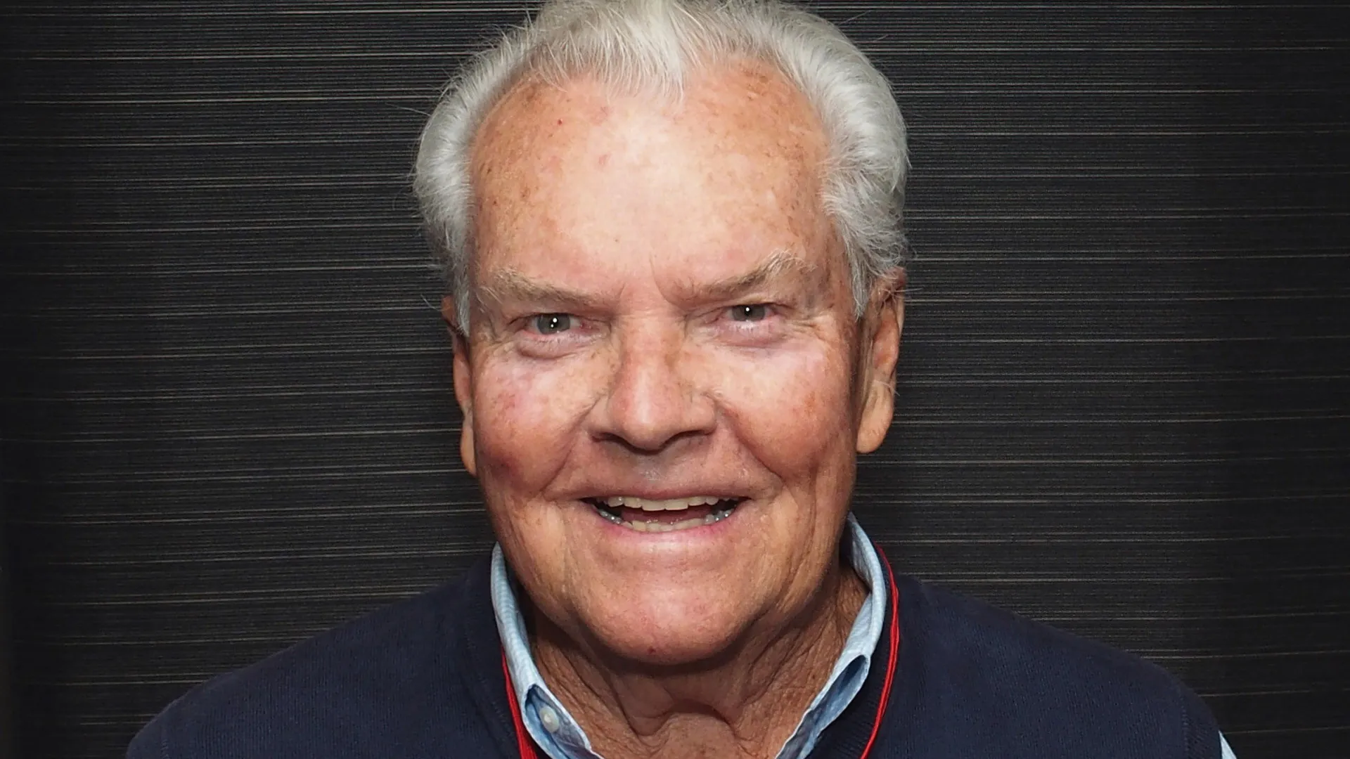 Morre o ator Peter Jason, estrela de 'Karate Kid', aos 80 anos