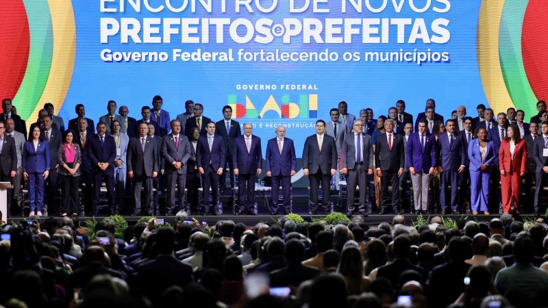 Motta promete movimentar PEC que permite parcelar débito de municípios