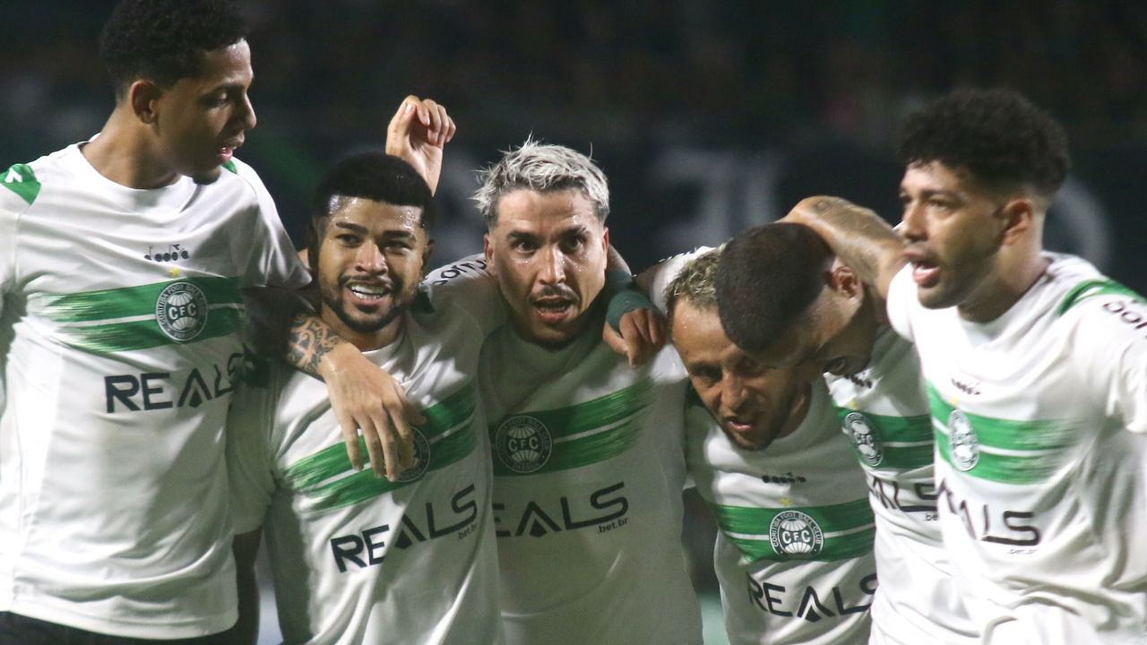 Mozart abre o jogo sobre chegada de reforços imediatos
