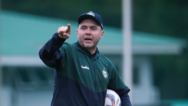Mozart explica planejamento do Coritiba e projeta time mais forte