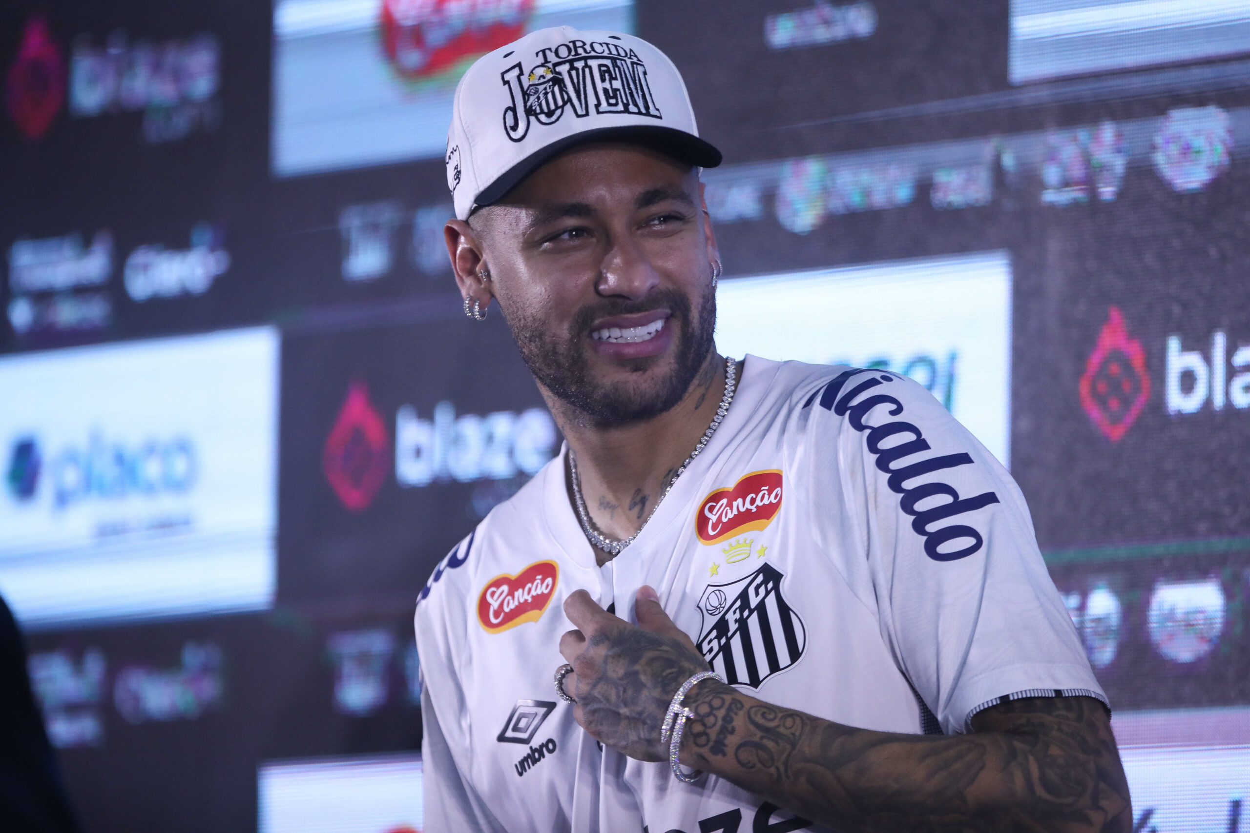 Neymar no Santos: Qual será o salário do craque no Peixe?