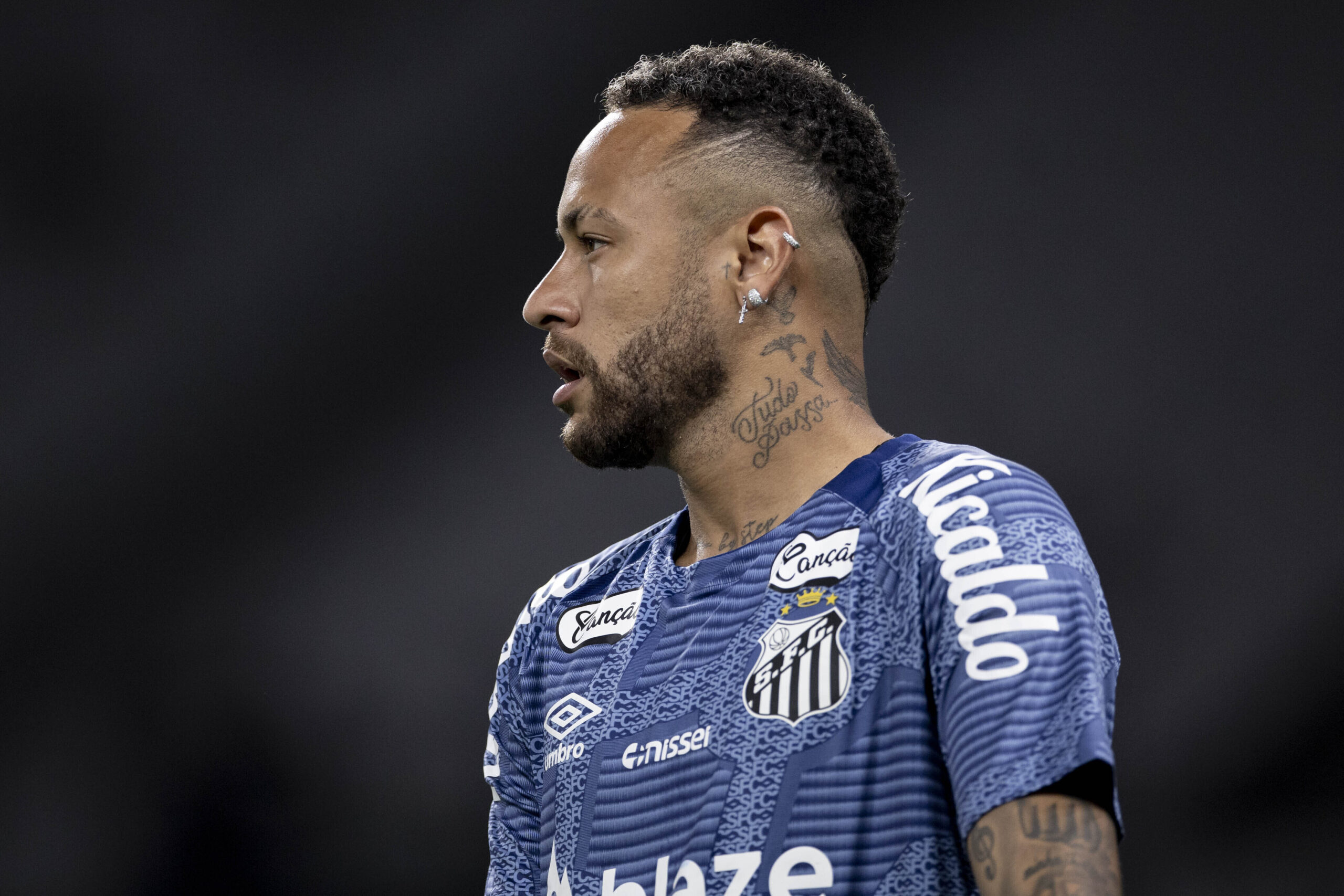 Neymar rasga o verbo após clássico com o Corinthians