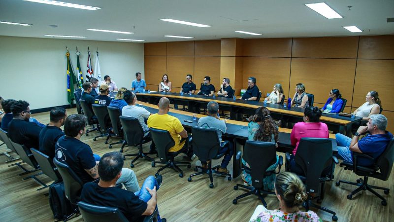 O prefeito Danilo Barros e o vice-prefeito Edilsinho Rodrigues se reuniram com um grupo de comerciantes na noite de segunda-feira, 10 – Jornal Aqui Paulínia