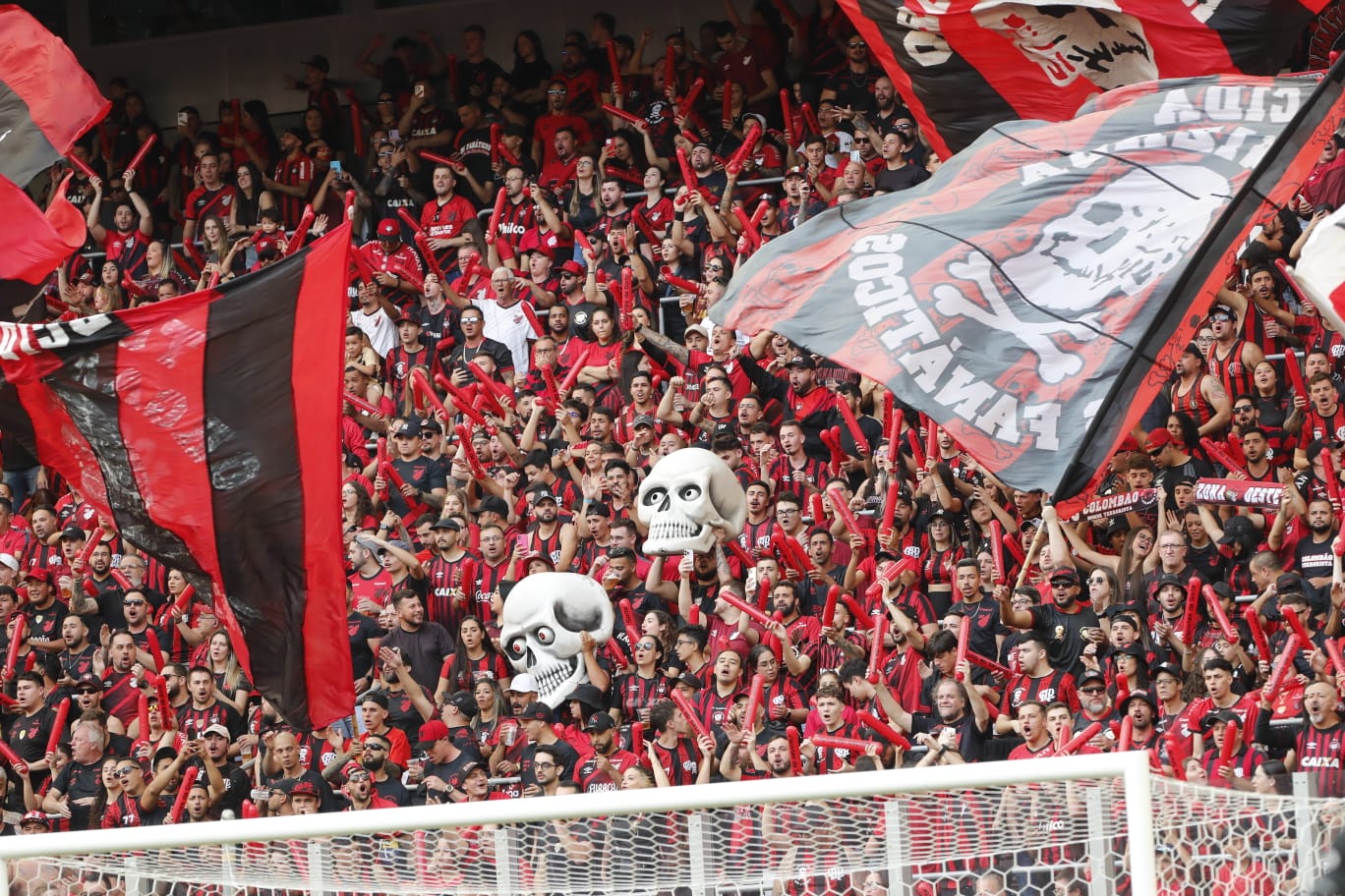 Ouça o samba-enredo feito em homenagem ao clube