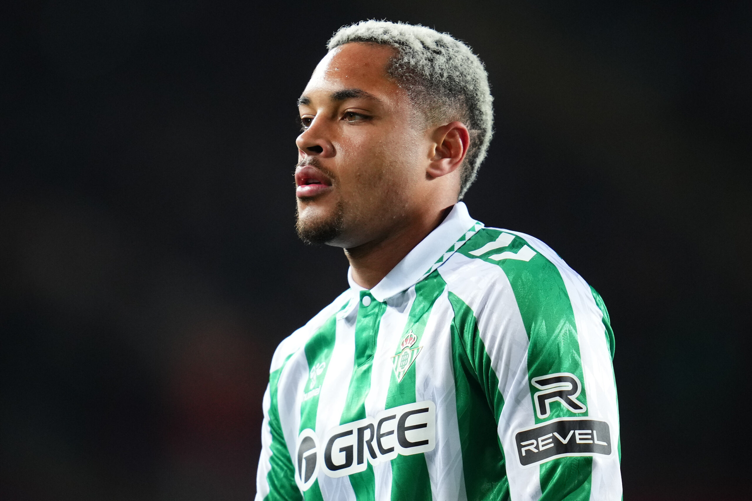 Palmeiras faz proposta milionária por Vitor Roque