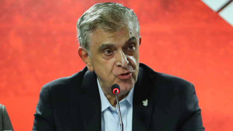 Petraglia se reúne com torcida organizada e faz promessas