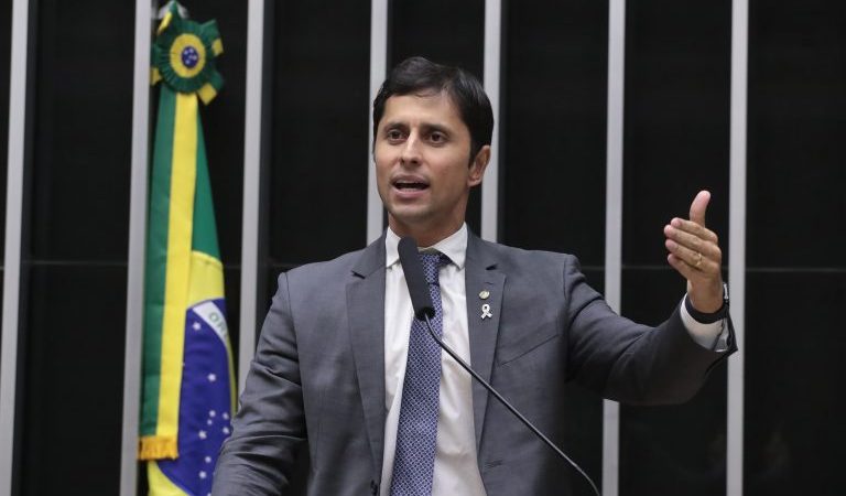Projeto torna prática abusiva cobrança de taxas sobre Pix – Notícias