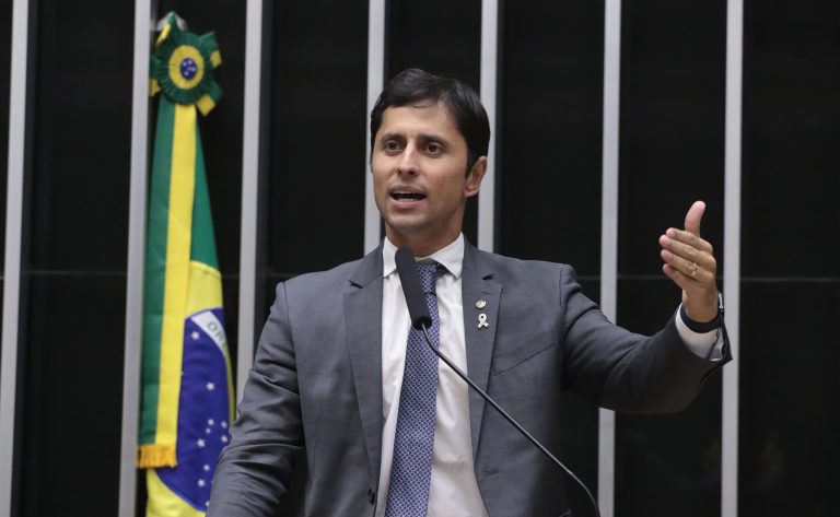 Projeto torna prática abusiva cobrança de taxas sobre Pix – Notícias