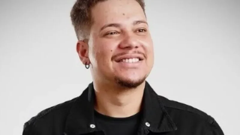 Sertanejo é agredido em show, leva 30 pontos e fica com o rosto desfigurado