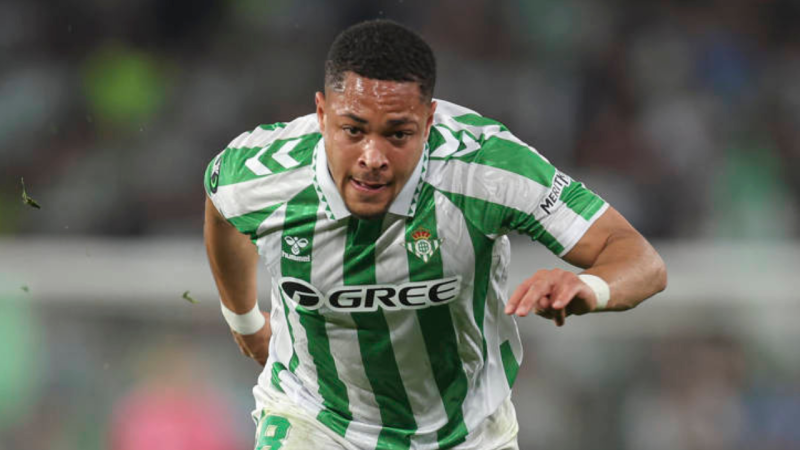Vitor Roque pode ter se despedido do Betis neste domingo; destino é o Palmeiras