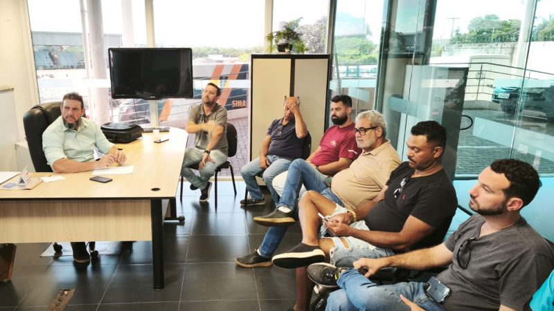 Secretário de Mobilidade recebe representantes de autoescolas de Sumaré