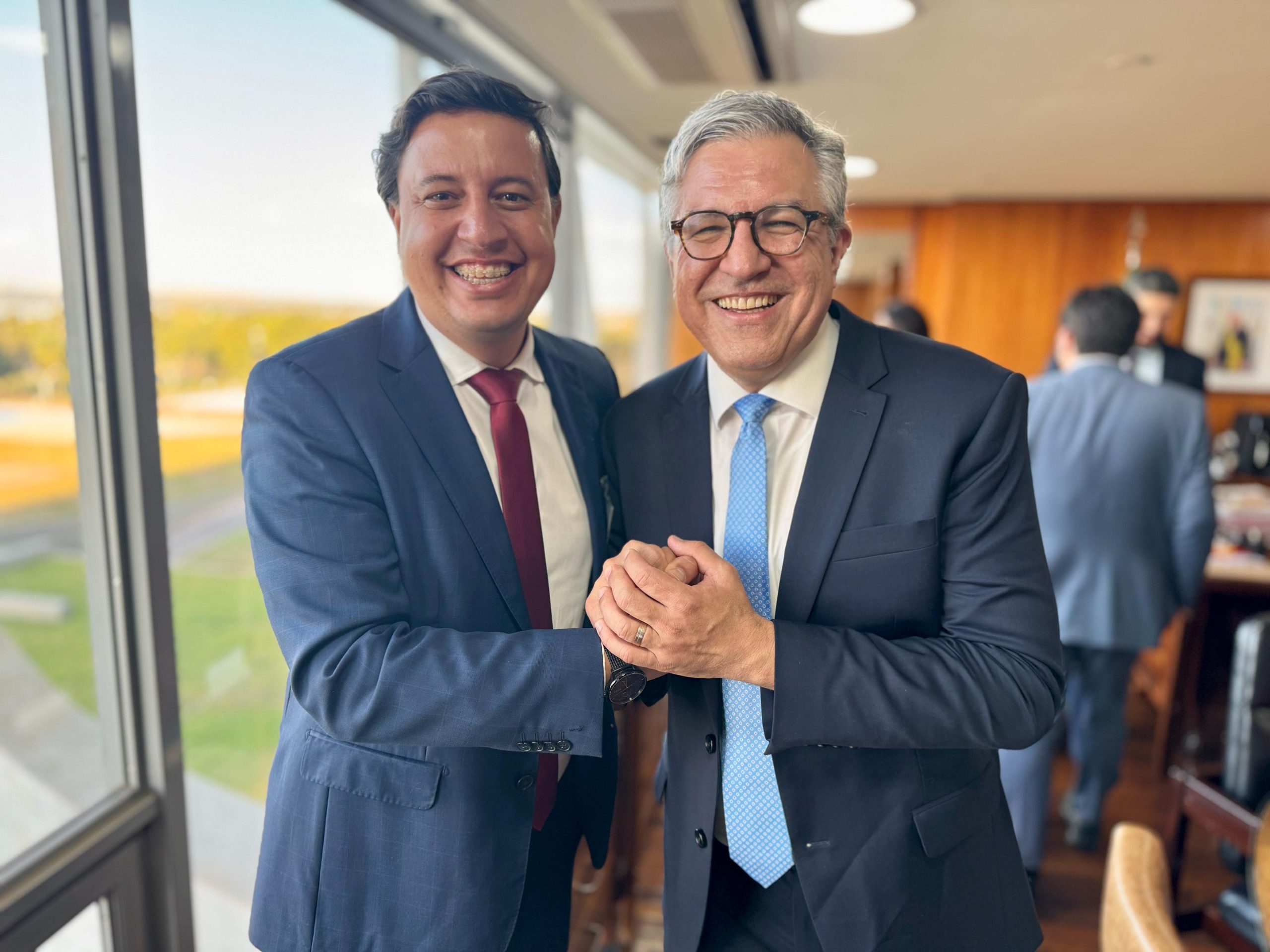 EM BRASÍLIA, WILLIAN SOUZA PARTICIPA DA POSSE DOS NOVOS MINISTROS, ALEXANDRE PADILHA E GLEISI HOFFMANN
