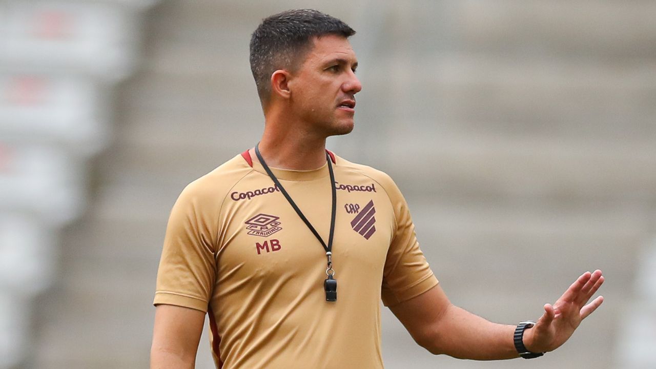 Athletico tenta recuperar zagueiro para a estreia na Série B