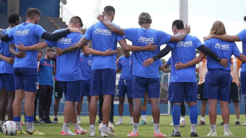 Azuriz contrata técnico antes das quartas do Paranaense