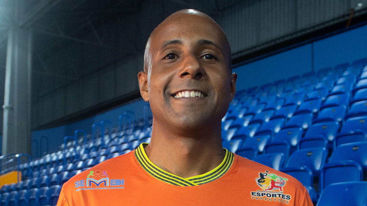 Choco, ex-Athletico, e Coritiba, brilha no retorno ao futsal