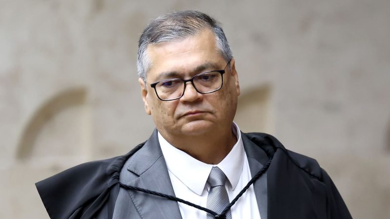 Dino mantém teto de preços dos serviços funerários em São Paulo
