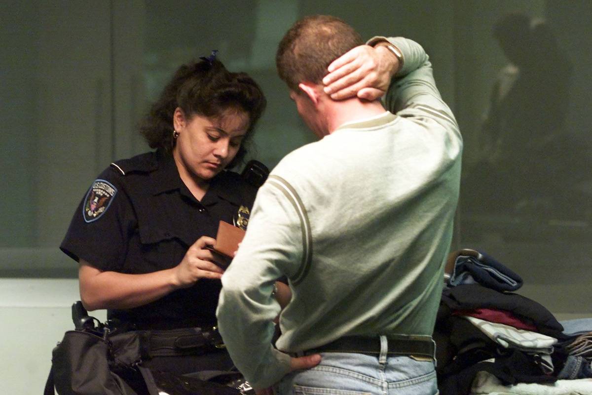 EUA: como proteger seu telefone ao passar pela imigração – 27/03/2025 – Turismo