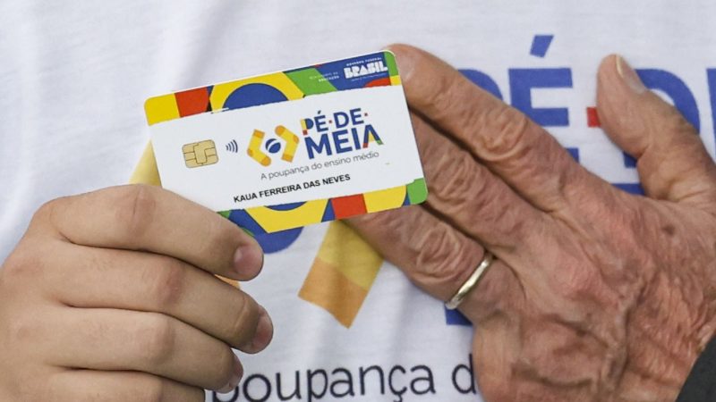 Governo faz acordo para incluir Pé-de-Meia e Vale Gás no orçamento