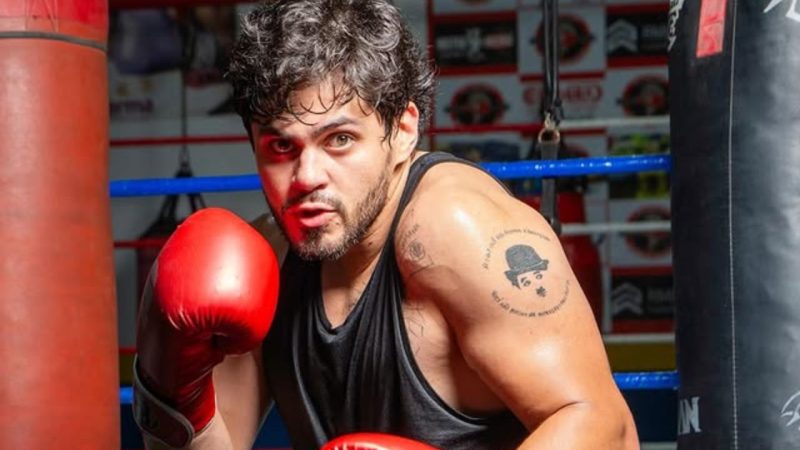 Humorista enfrenta funkeiro em evento de boxe com Popó