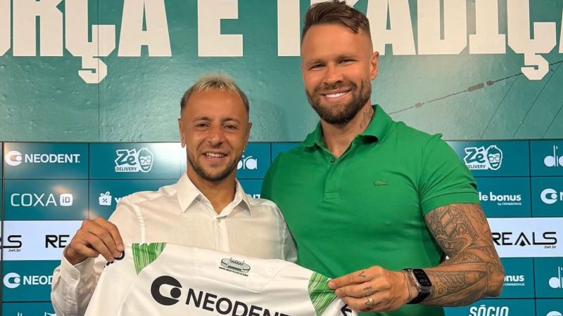 Joia da base, Khensane tem contrato com mesma agência de Rafinha