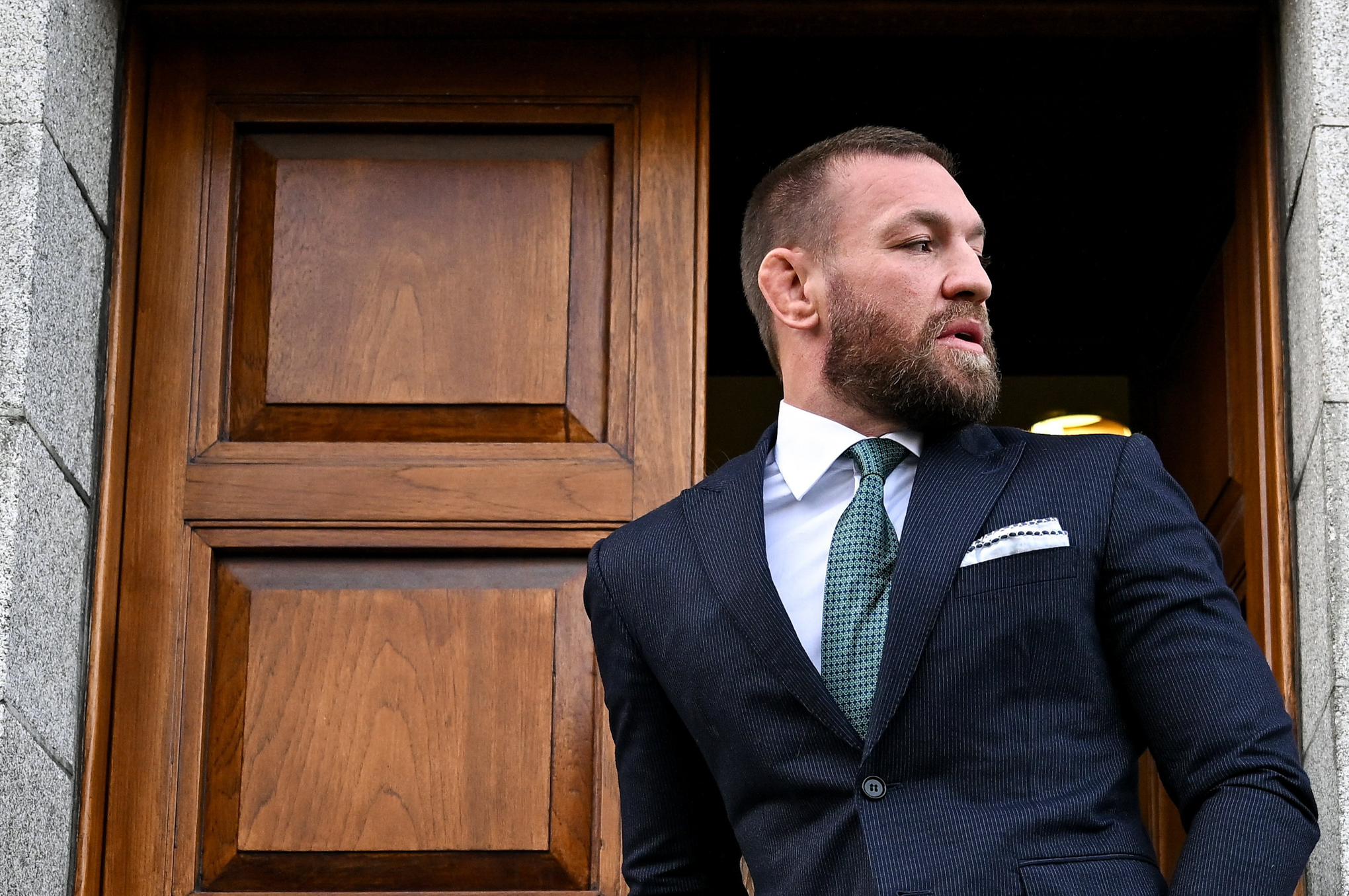 McGregor troca o octógono pelo palácio e recusa luta