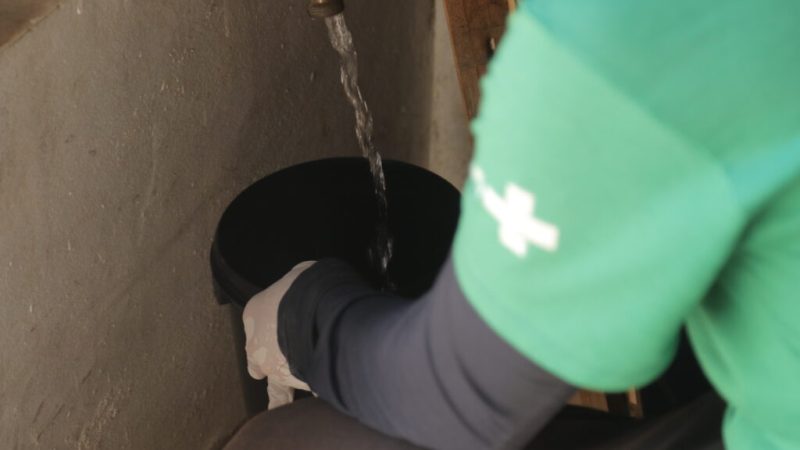 Moradores do Jd. São Sebastião, em Hortolândia, recebem armadilhas contra Aedes aegypti em suas casas – Jornal Aqui Paulínia