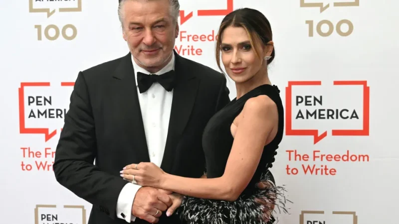 Mulher de Alec Baldwin revela mensagens alarmantes do ator