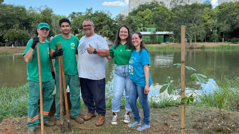 Nesta sexta-feira, 21, a Prefeitura realizou o plantio de oito árvores nativas – Jornal Aqui Paulínia