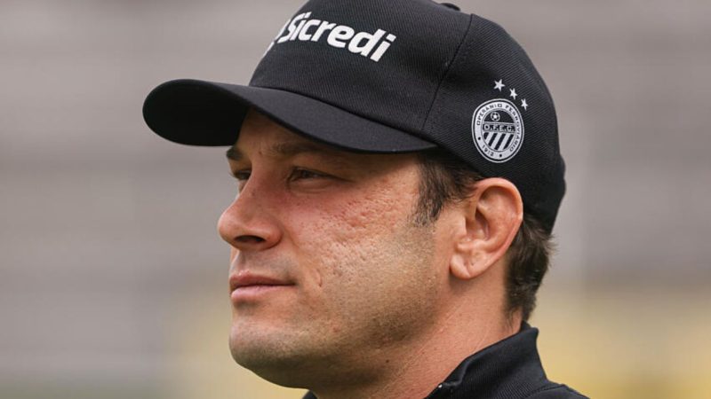 Pivetti reclama da arbitragem e revela bronca