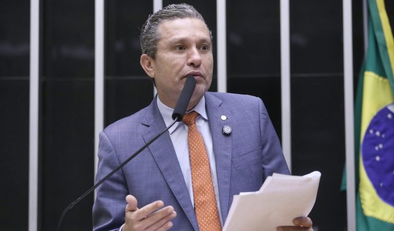 Projeto cria taxa sobre emissão de gases poluidores a ser cobrada dos usuários de transporte aéreo e terrestre – Notícias