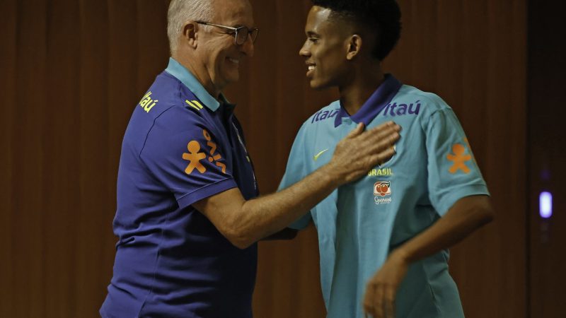 Seleção se apresenta em Brasília para jogo das Eliminatórias na quinta
